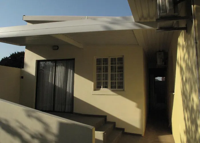 The Crescent Guesthouses - Bnb/Self Catering Durban