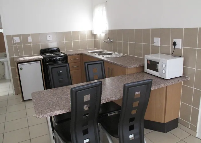 The Crescent Guesthouses - Bnb/Self Catering Durban