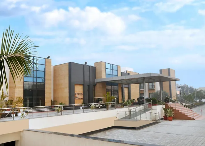 Grand Notting Hills Hotel And Resorts New Delhi