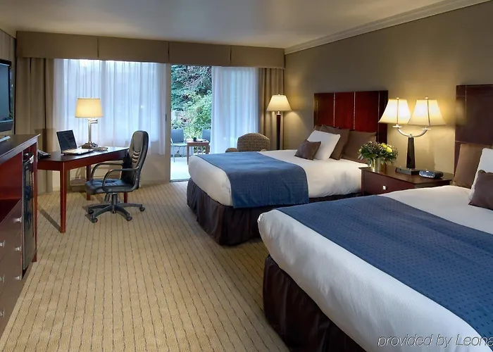 Nichols Village Hotel And Spa Clarks Summit