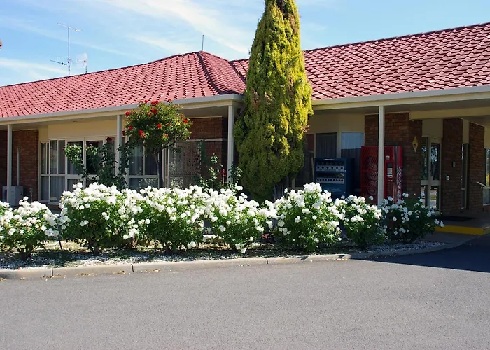 Pines Country Club Motor Inn Shepparton
