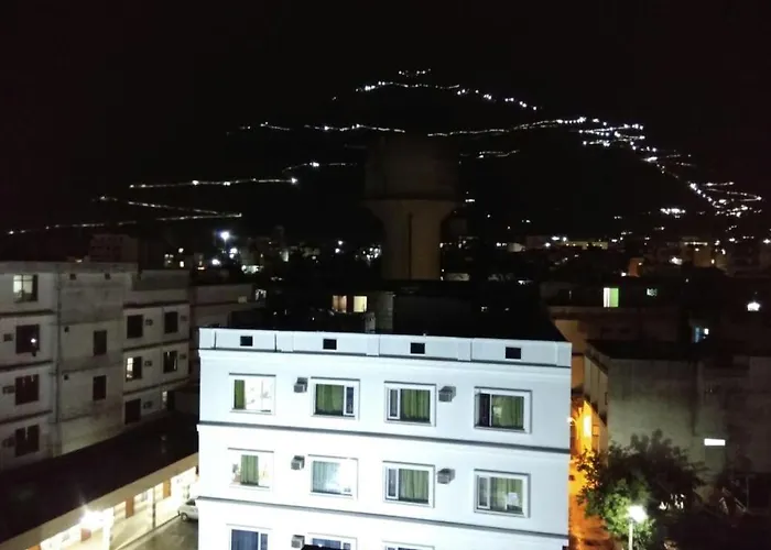 Hotel Today, Katra