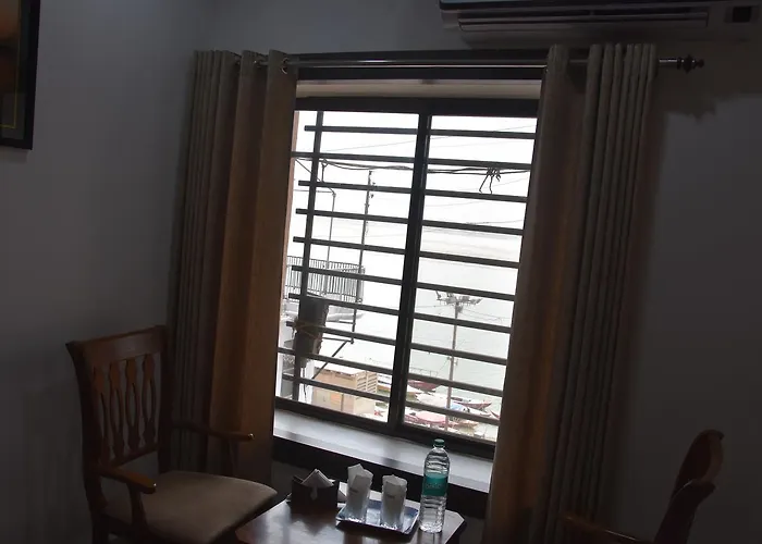 Alakhnanda Guest House Varanasi