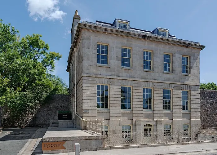 Admiral'S House By Maison Pierre Plymouth