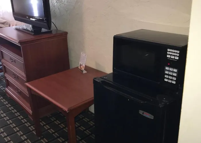 Applegate Inn Cleveland