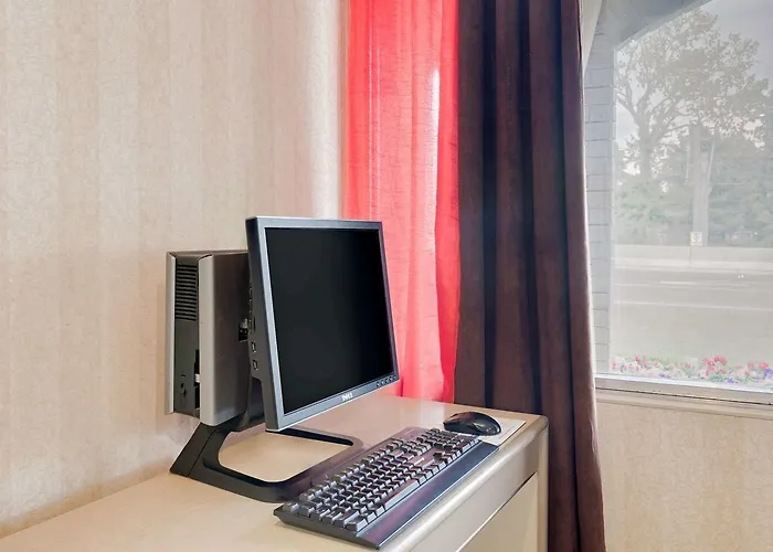 Ramada Limited Calgary Hotel