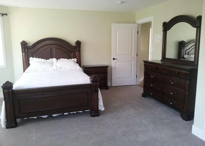Harvelle House Bed & Breakfast Summerland