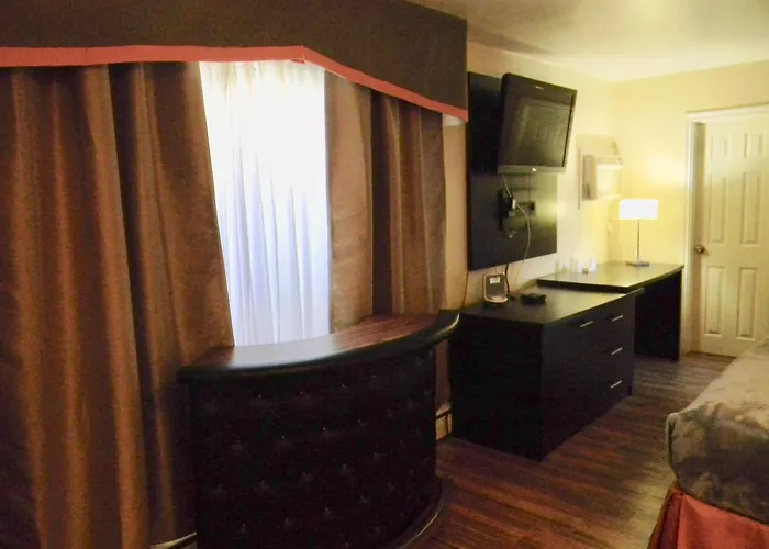 American Plaza Motel London