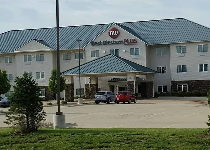 Best Western Plus Green Mill Village Hotel & Suites Arcola