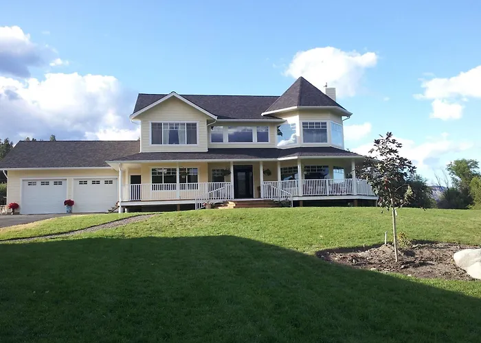 Harvelle House Bed & Breakfast Summerland