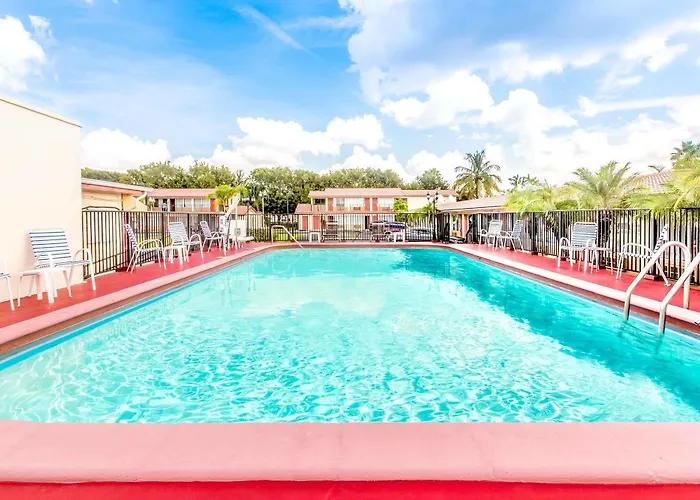 Econo Lodge Inn & Suites Florida City