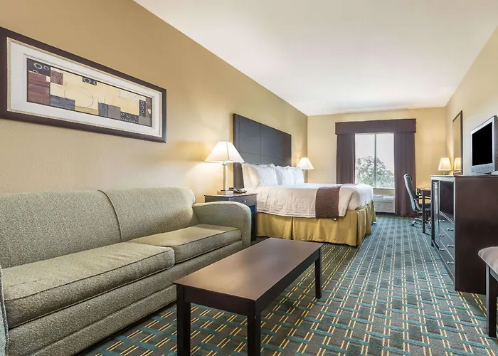 Days Inn & Suites By Wyndham Mineral Wells