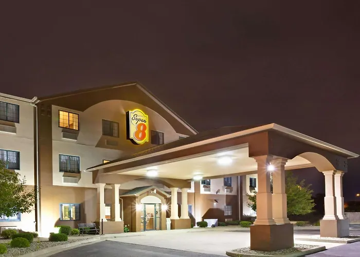 Super 8 By Wyndham South Bend Motel
