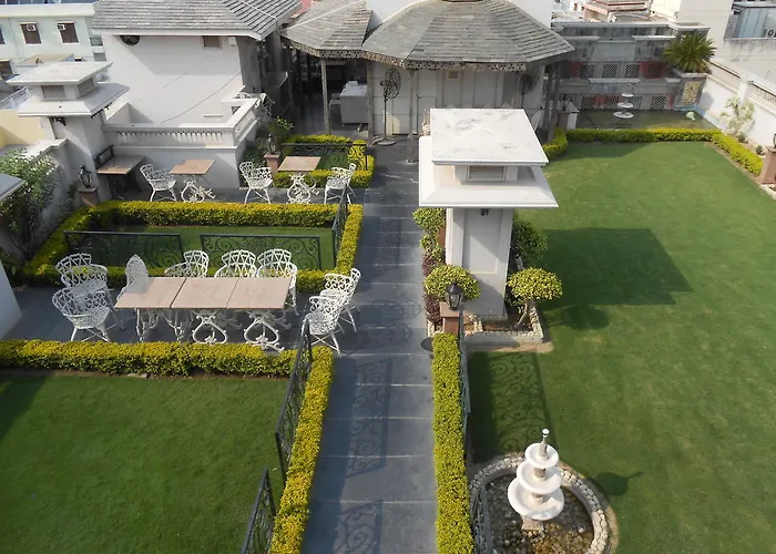 Hotel Pradeep Varanasi