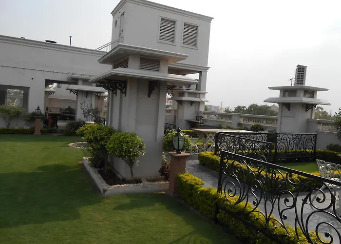 Hotel Pradeep Varanasi