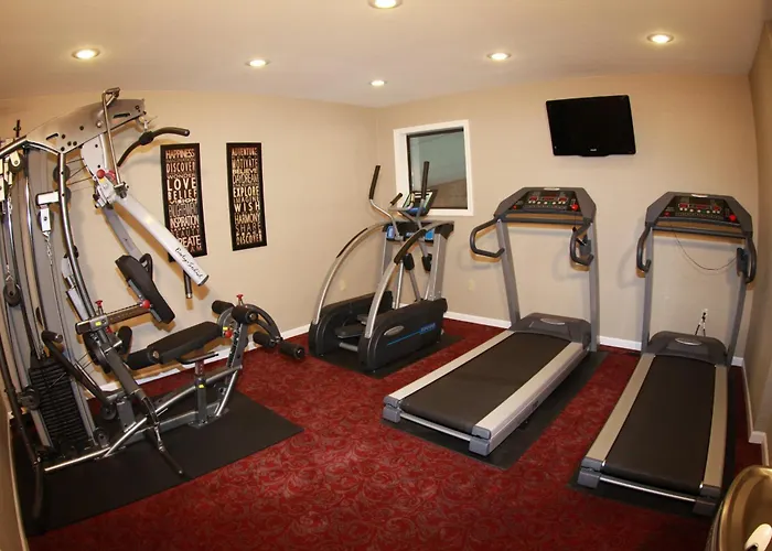 Budget Host Inn & Suites Saint Ignace