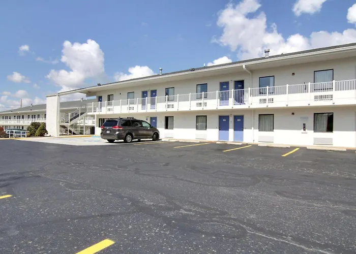 Motel 6-Middleburg Heights, Oh - Cleveland