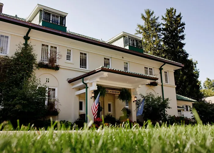 The Belvedere Inn & Restaurant Saugatuck