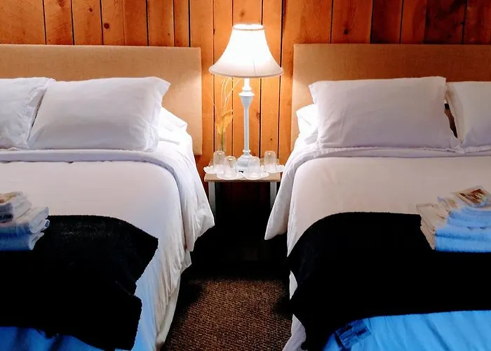 Pine Hill Arms Hotel