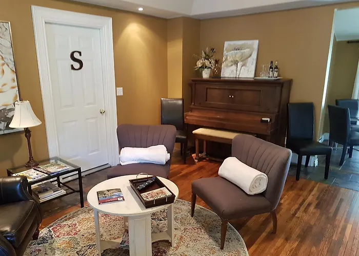 Hellemsfield Inn & Bed And Breakfast Kingsville