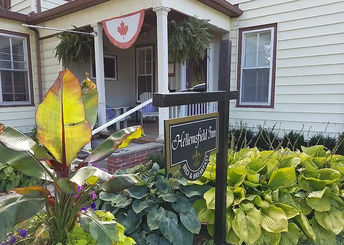 Hellemsfield Inn & Bed And Breakfast Kingsville