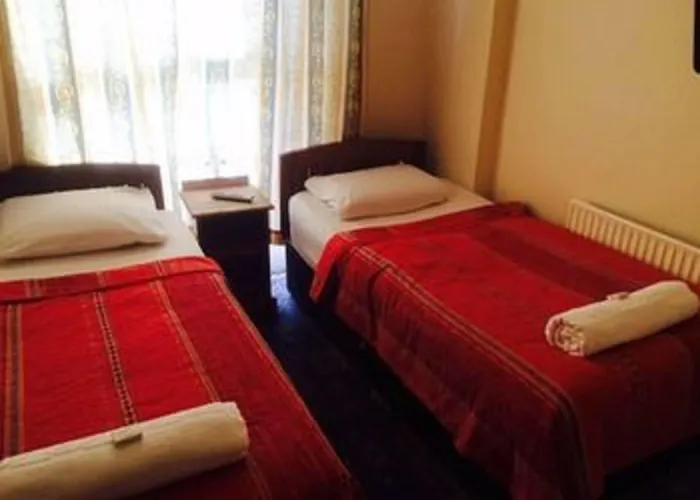 Golden Star Hotel London