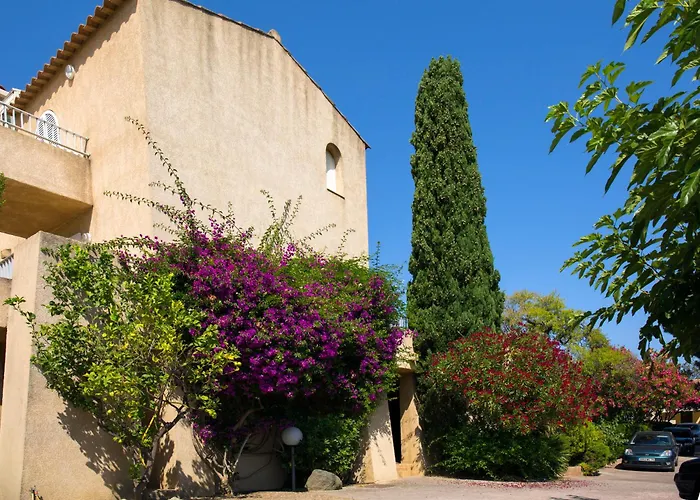 Motel le Vieux Moulin LʼÎle-Rousse