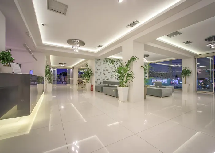 Azure Resort & Spa Tsilivi 