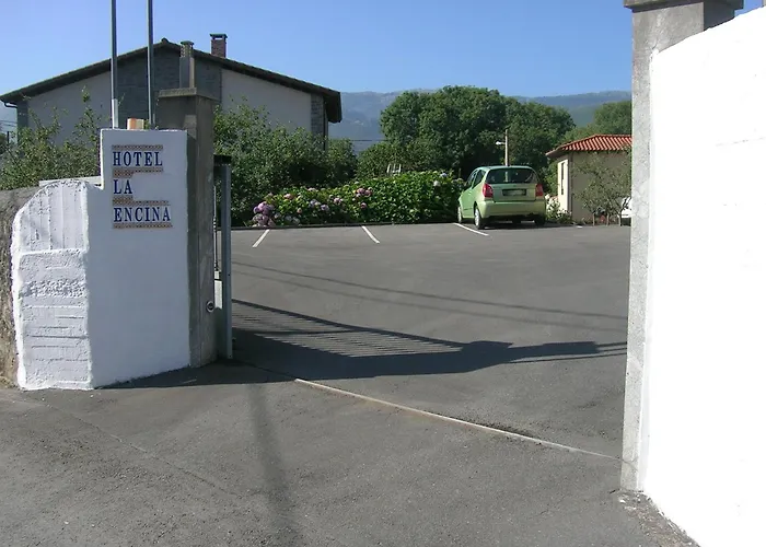 Hotel La Encina Celorio Llanes Parking