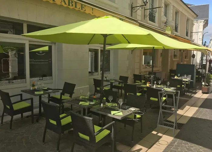 Logis Hôtel Restaurant La Boule d'Or Chinon