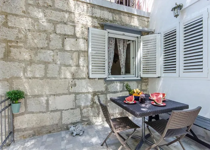 Wild Rose Hotel Split