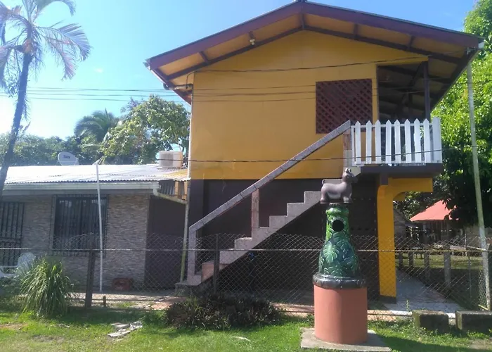 Cabinas Miss Miriam 1 Tortuguero