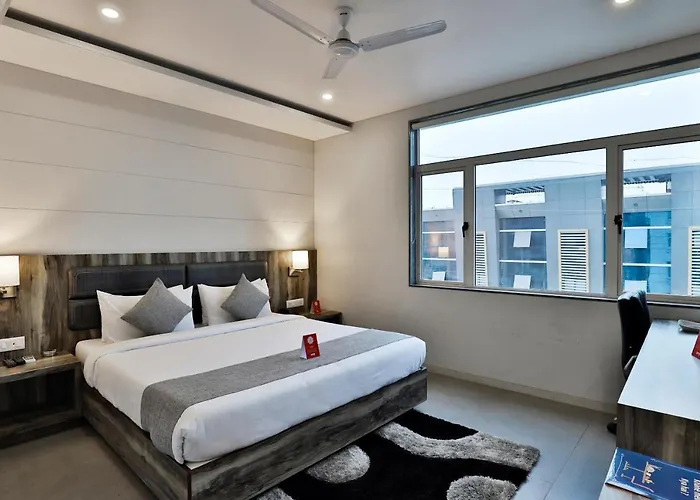 Oyo 9120 Hotel Limra Vadodara