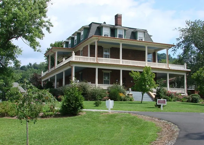 The Reynolds Mansion Bed & Breakfast Woodfin