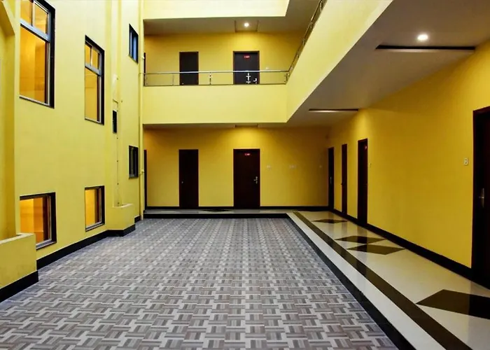 Hotel Varenya Inn Yavatmal