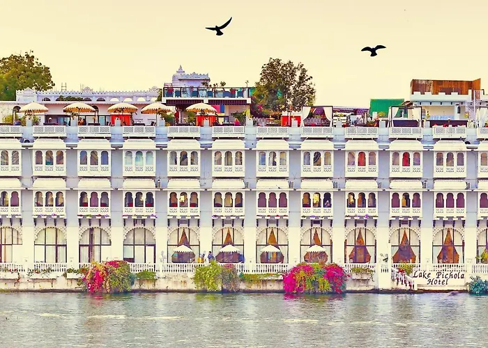 Lake Pichola Hotel Udaipur