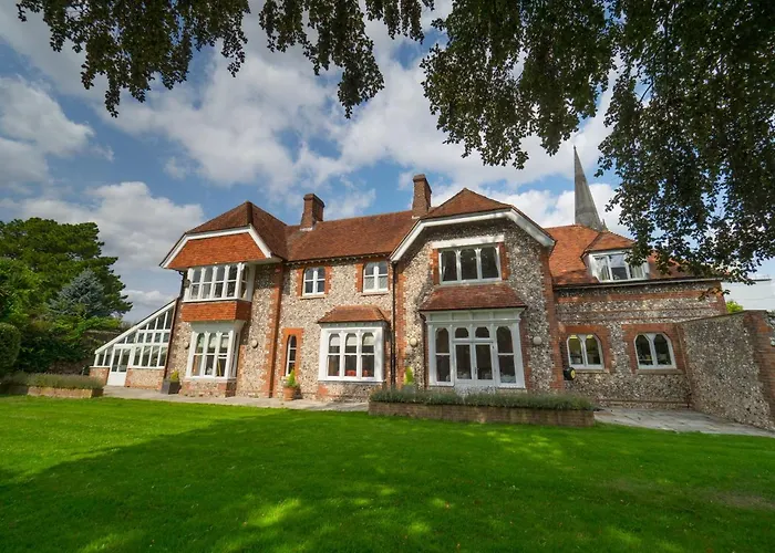 4 Canon Lane Chichester