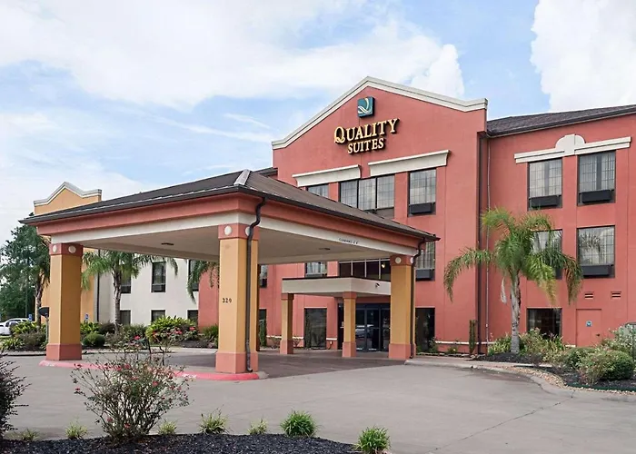 Quality Suites Sulphur