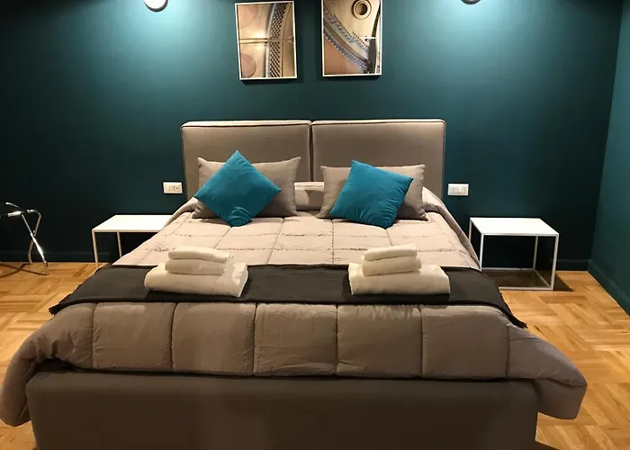 Dama Suite Naples