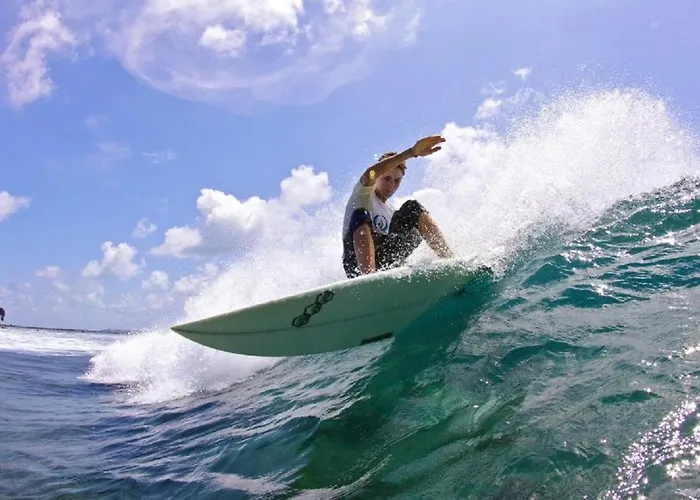 Batuta Maldives Surf View Hotel Thulusdhoo
