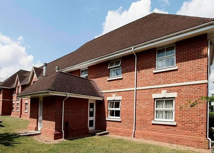 Cobham Lodge