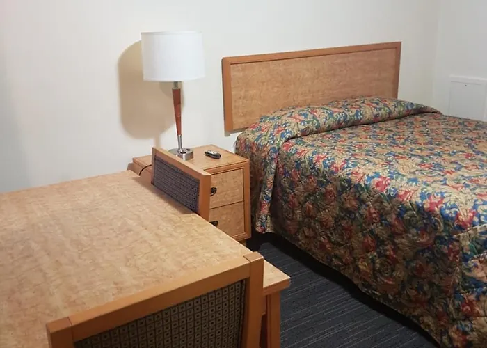 Travellers Choice Motel Windsor