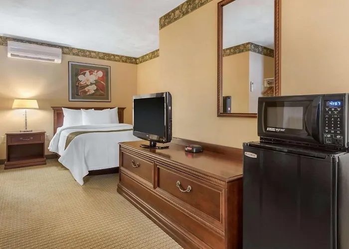 Quality Inn Breeze Manor Breezewood