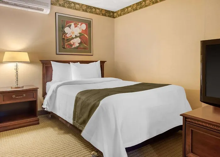 Quality Inn Breeze Manor Breezewood