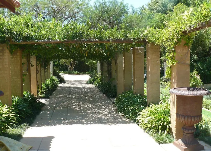 Moon And Sixpence Garden Guest House Muldersdrift