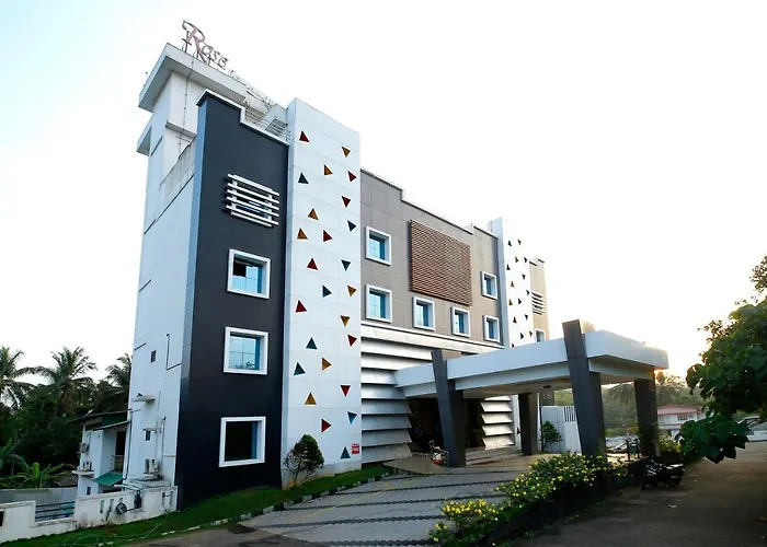 Rose International Hotel Nilambur