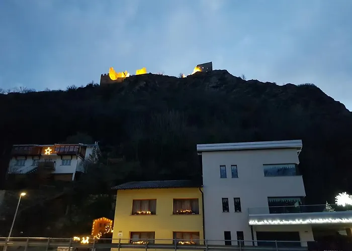 Le Merle Châtelain Sion