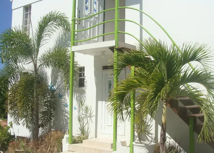 Coral Lane Beach Apartments Saint James