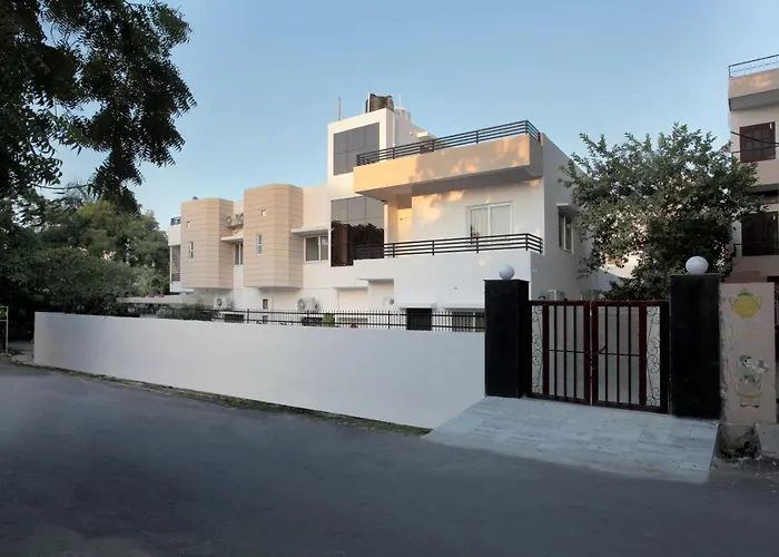Mimosa Udaipur Bed & Breakfast