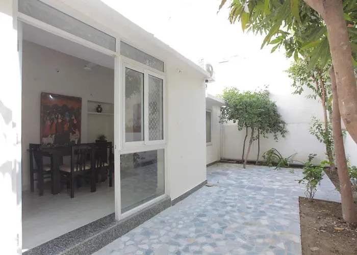 Mimosa Udaipur Bed & Breakfast